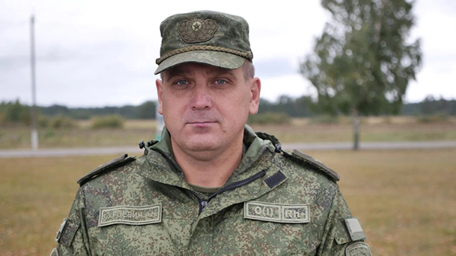 В Минобороны Беларуси заявили, что истребитель должен был помочь самолету Ryanair приземлиться