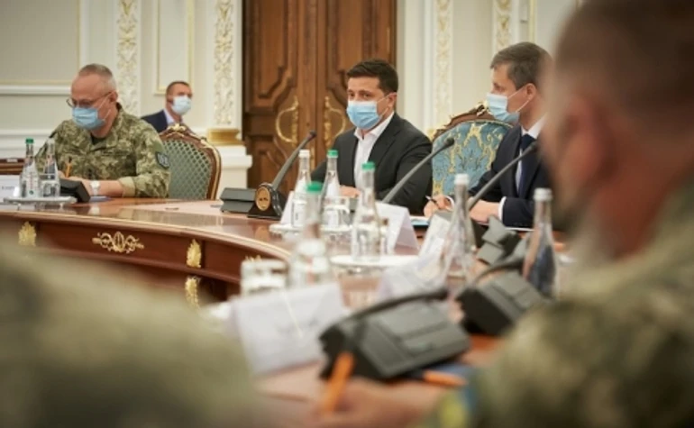 Пригоди закону про державну службу та військово-цивільні адміністрації в безвладних містах