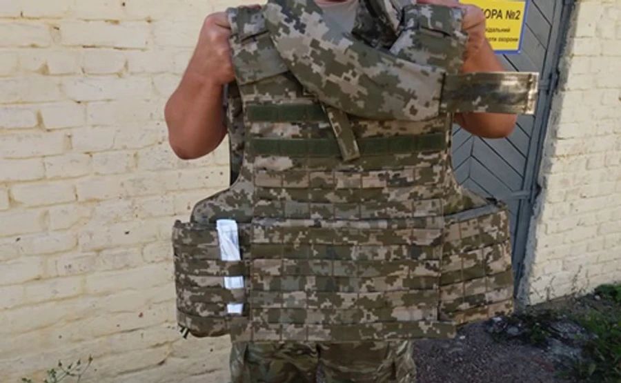 Прострілюються 6 разів: Міноборони закупило 70% бракованих бронежилетів