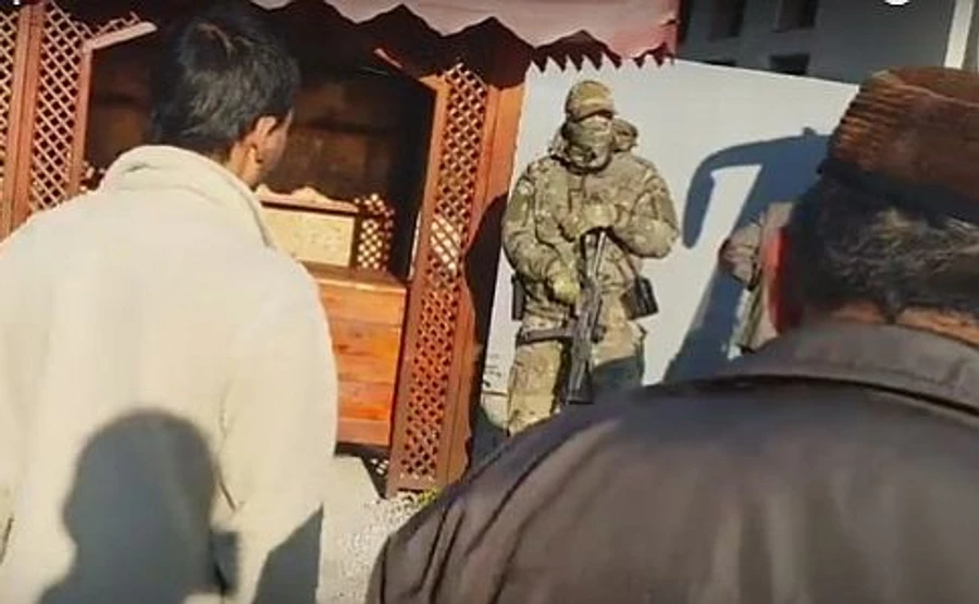 В Бахчисарае – обыски и задержания под предлогом борьбы с Хизб ут-Тахрир