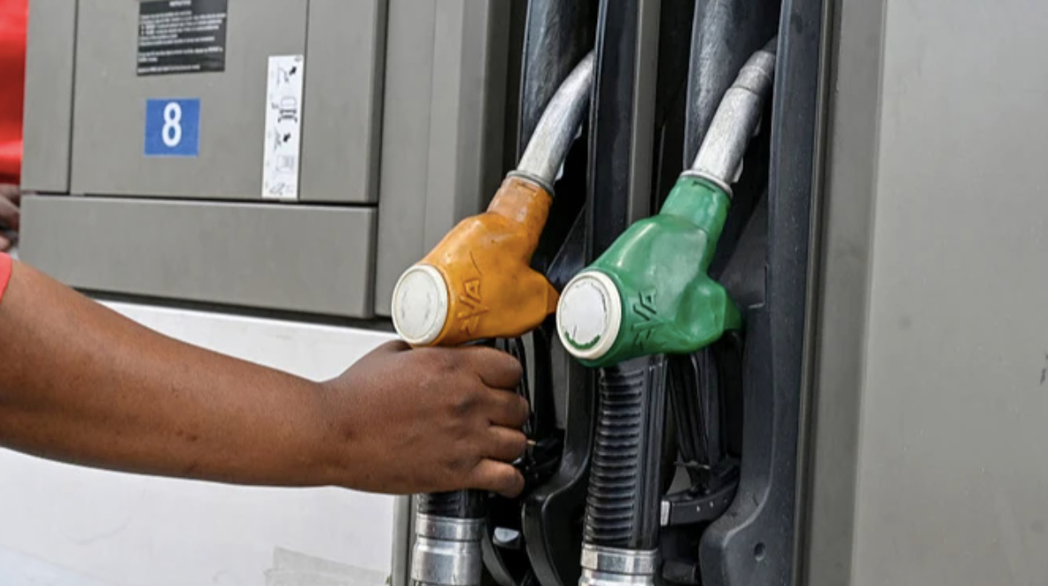Consequences of fuel shortage: Russians start diluting petrol