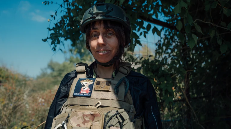 Листи додому. Як художниця Жанна Кадирова стала листоношею для колумбійських добровольців Хартії