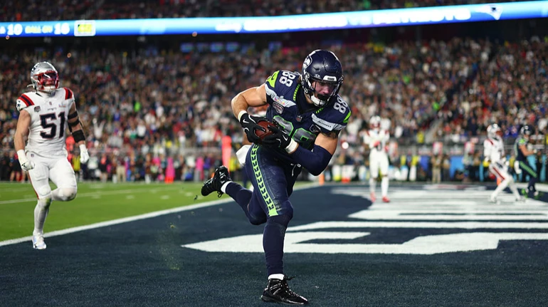 Кикер стал Х-фактором: определился победитель Супербоула-2026