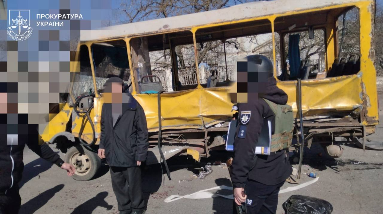 Russian drone drops explosives on bus in Kherson: 20 injured