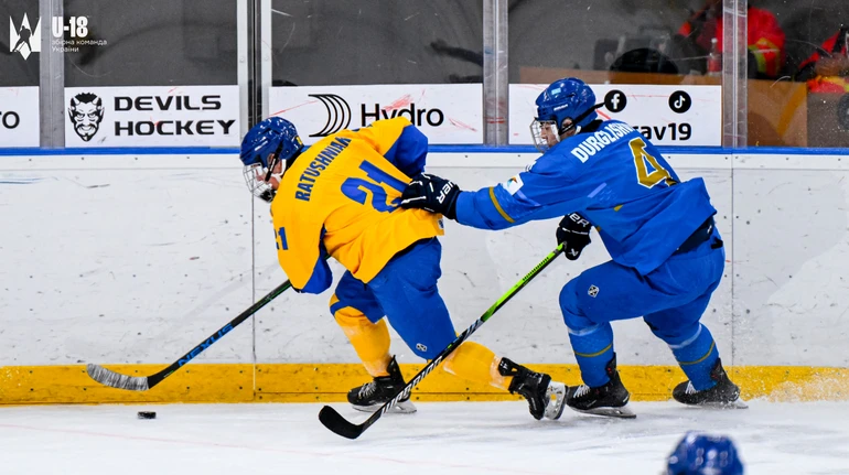 Розгубили перевагу в три шайби: Україна програла Казахстану на юнацькому чемпіонаті світу