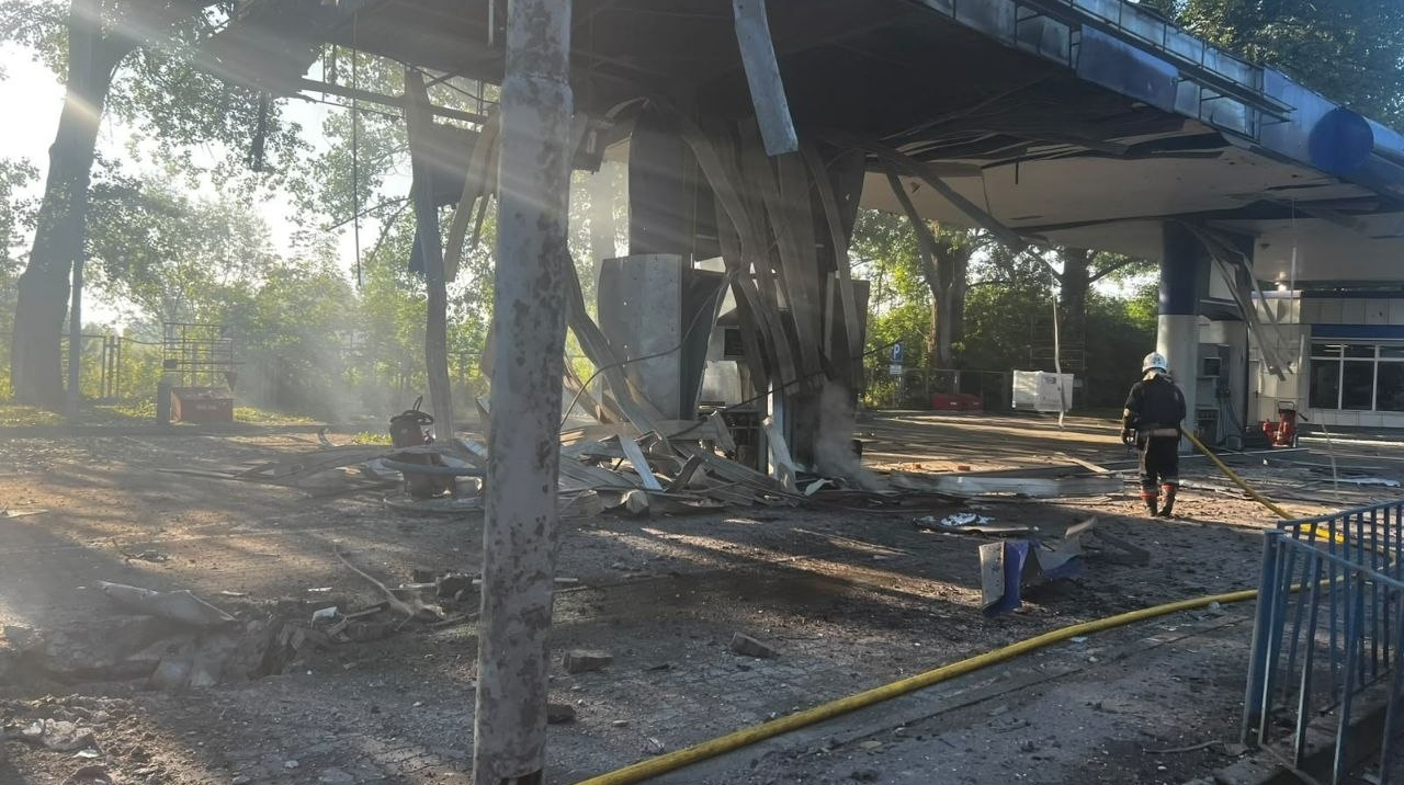 На півночі Житомирщині заборонили працювати АЗС під час тривоги після атак РФ