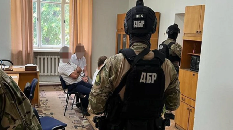 ДБР задержало таможенника, который брал таксу с экспортеров зерна во время блокады портов