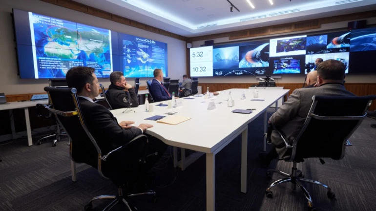 Український супутник встановив зв’язок з центром на Хмельниччині