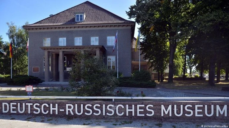 У президента Німеччини відкинули критику з боку посла України щодо виставки в Берліні