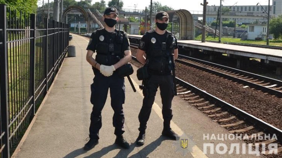 Карантин: столична поліція влаштувала рейди електричками
