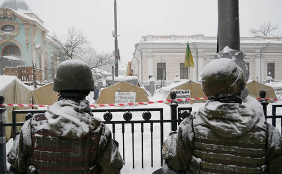 Поліція пояснила штурм наметового містечка під ВР. Табір демонтують