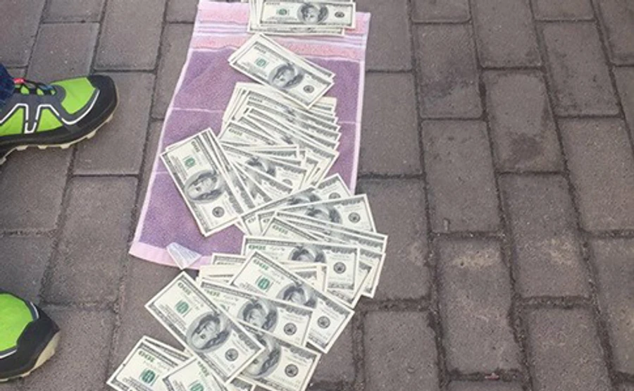 СБУ поймала на взятке руководителей госпредприятия