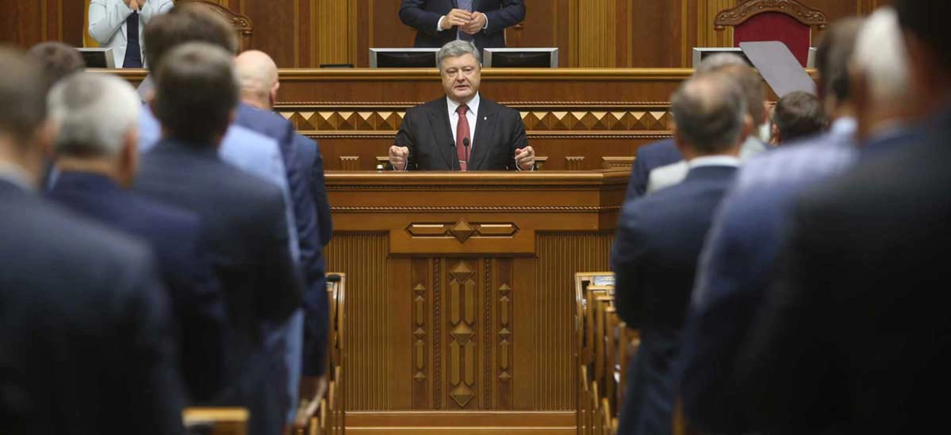 Фактчек президента. Сколько правды и лжи было в послании Порошенко парламенту