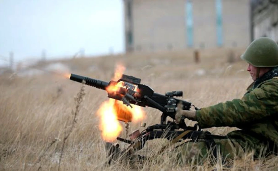 АТО: 32 обстріли, бойовики били з крупного калібру, 1 військового поранено