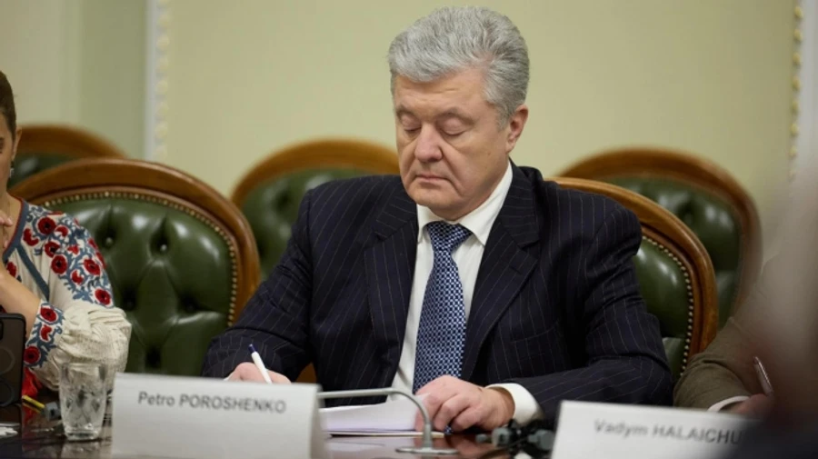 Евросолидарность заявила, что ОП якобы пытается прогнать Порошенко из Рады 