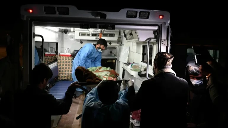 Афганістан заявив про авіаудар Пакистану по лікарні та 400 загиблих, Пакистан заперечив