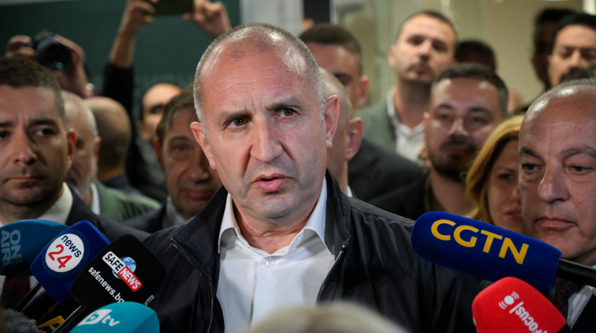 Екзит-поли: На виборах у Болгарії перемагають "друзі Путіна"