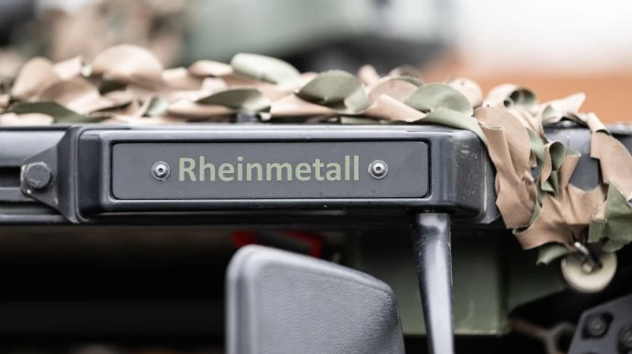 Rheinmetall отримав контракт на десятки тисяч 155-мм снарядів для України
