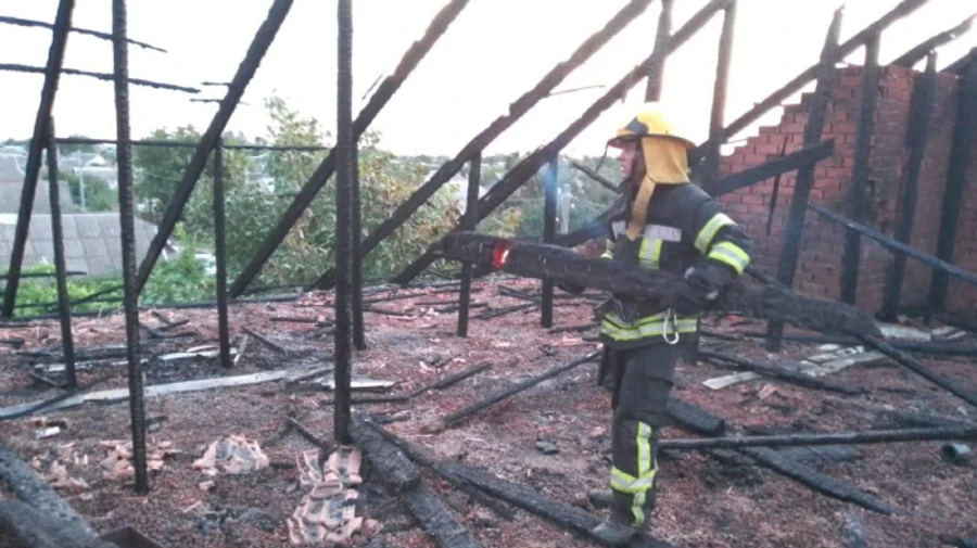 Dozens of Russian shells hit residential neighbourhood in Nikopol