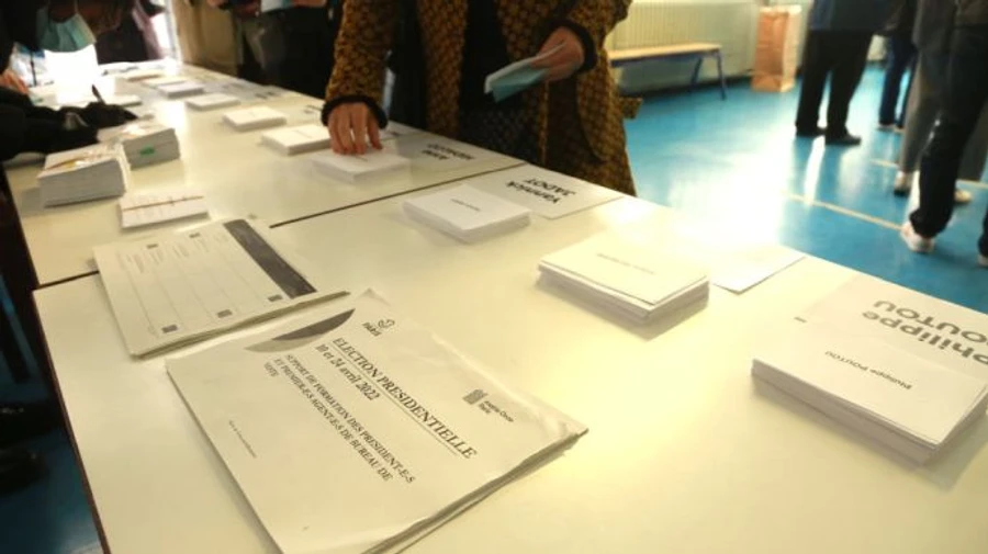 Президентские выборы во Франции: в первой половине дня явка ниже, чем в 2017 году