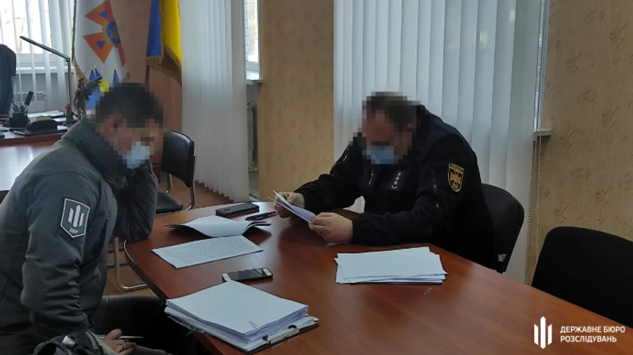 Масштабні пожежі на Луганщині: ДБР повідомило про підозру начальнику рятувальників