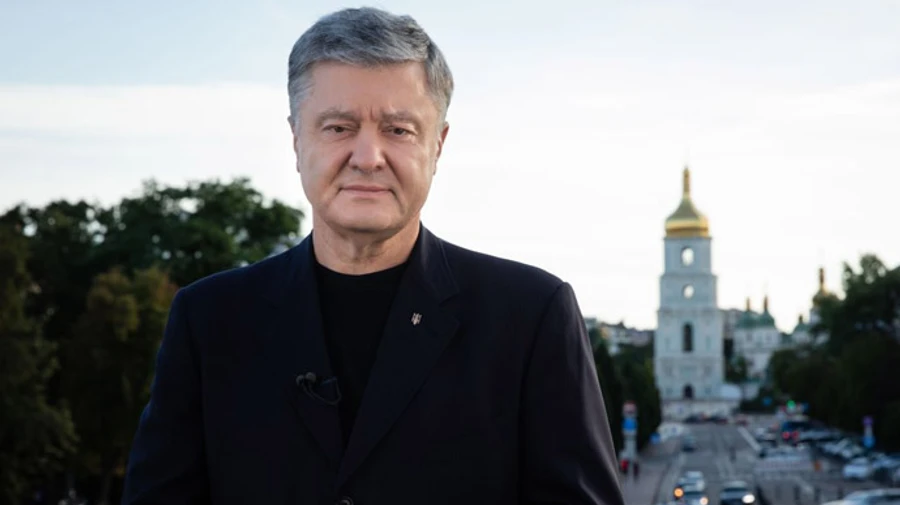 COVID-19: Порошенка госпіталізували