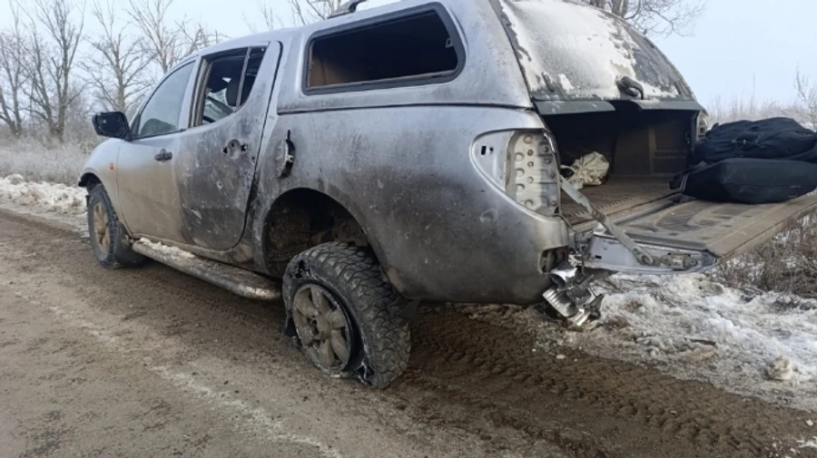 Росіяни вдарили дроном по авто поліції у Купʼянську: троє поранених