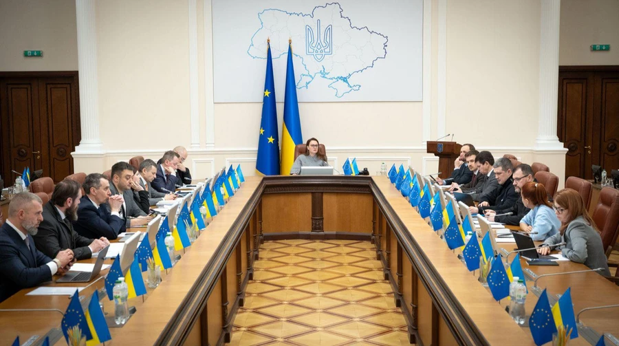 УП: Между Кабмином и Радой нет взаимопонимания, депутаты жалуются, что чиновники с ними не советуются