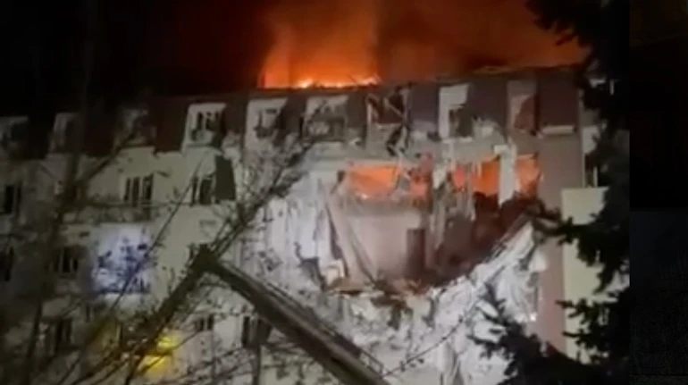 Російський удар по Одесі: у багатоповерхівці зруйновано три поверхи, відомо про 5 поранених