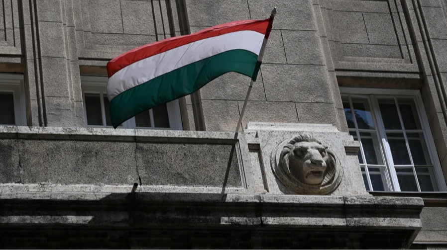 ЄП: Угорщина знову загальмувала відкриття переговорних кластерів для України
