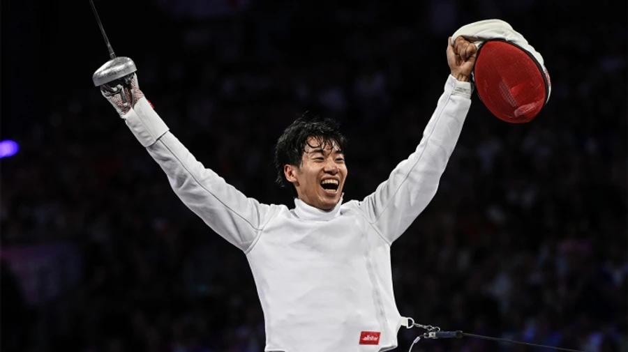 Japanese épée fencer coached by Ukrainian wins gold at 2024 Olympic Games