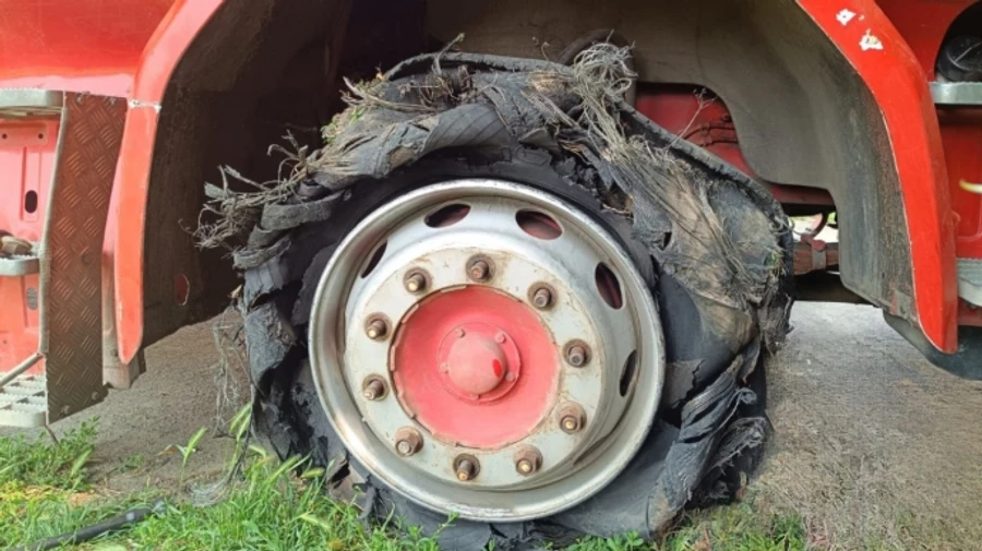 Russians attack fire station and strike evacuation vehicles once again, injuring 4 firefighters in Zaporizhzhia Oblast – photo