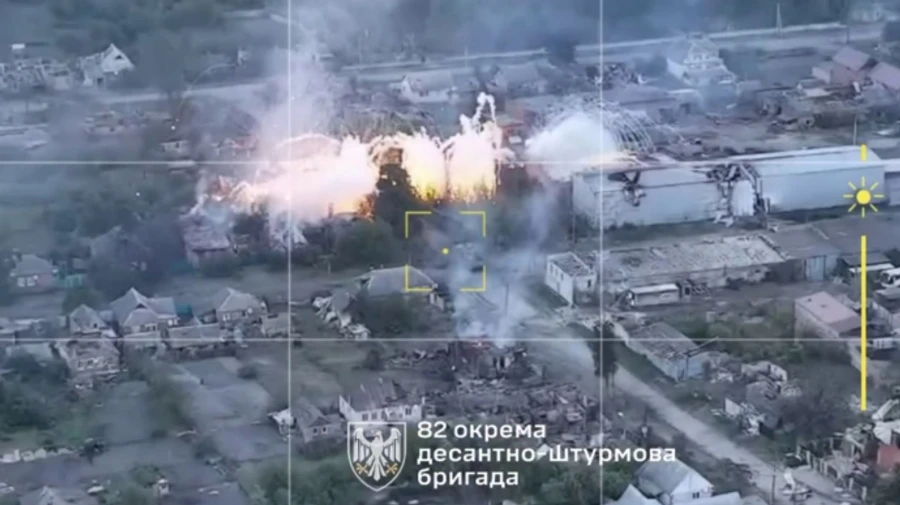 Ukrainian paratroopers' video shows Russian infantry group being wiped out in Vovchansk