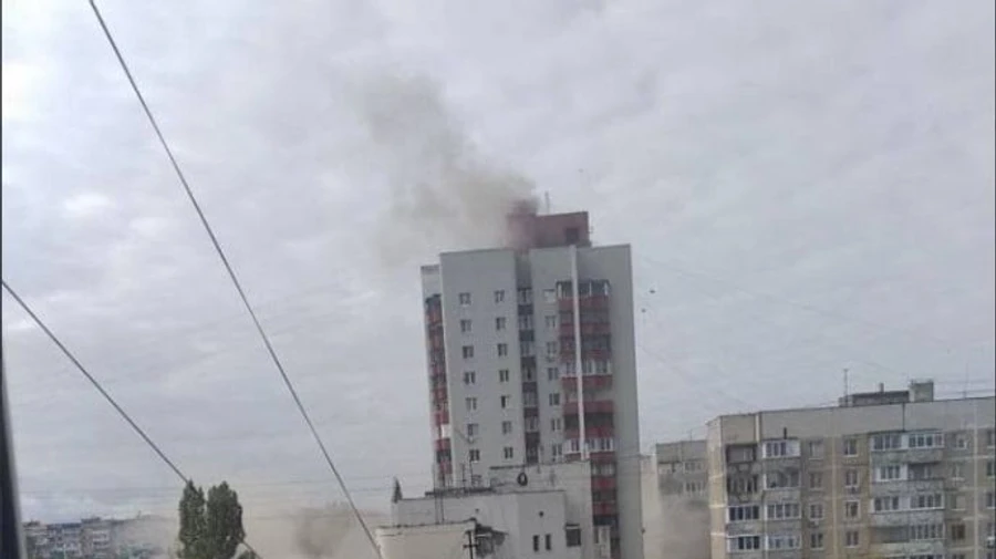 Мер Бєлгорода повідомив, що у місті спрацювала ППО, уламки невідомого об'єкту впали на багатоповерхівку