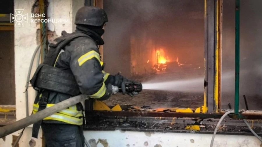 РФ вдарили по Херсону з артилерії та КАБами: загинув чоловік, 9 поранених, серед них підліток