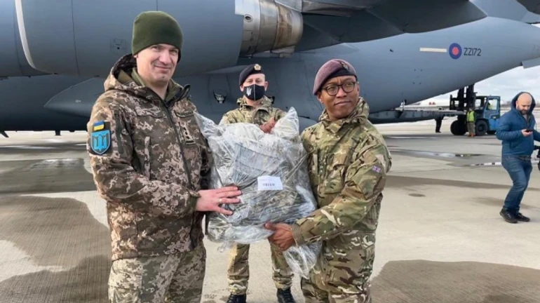 Новости 9 февраля: военная помощь Украине, скандал с производством паспортов