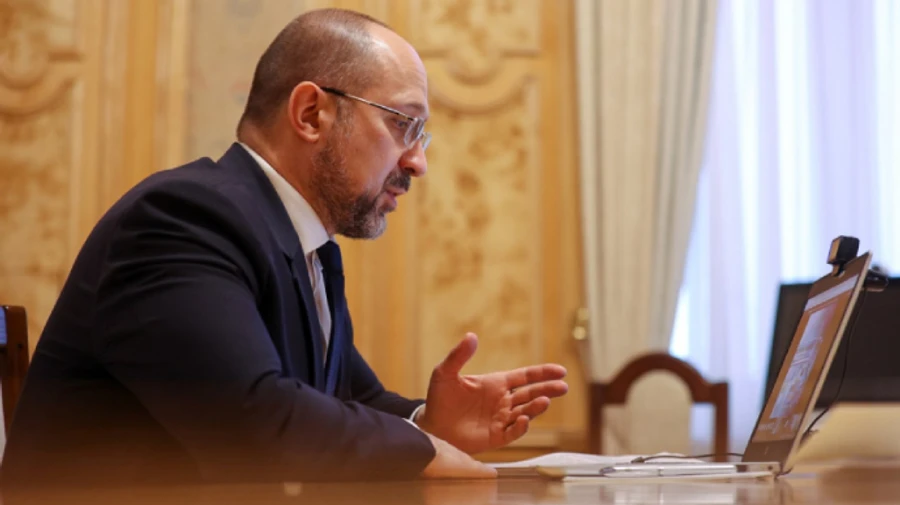 Шмыгаль поручил Ляшко ежедневно обновлять информацию об Омикроне