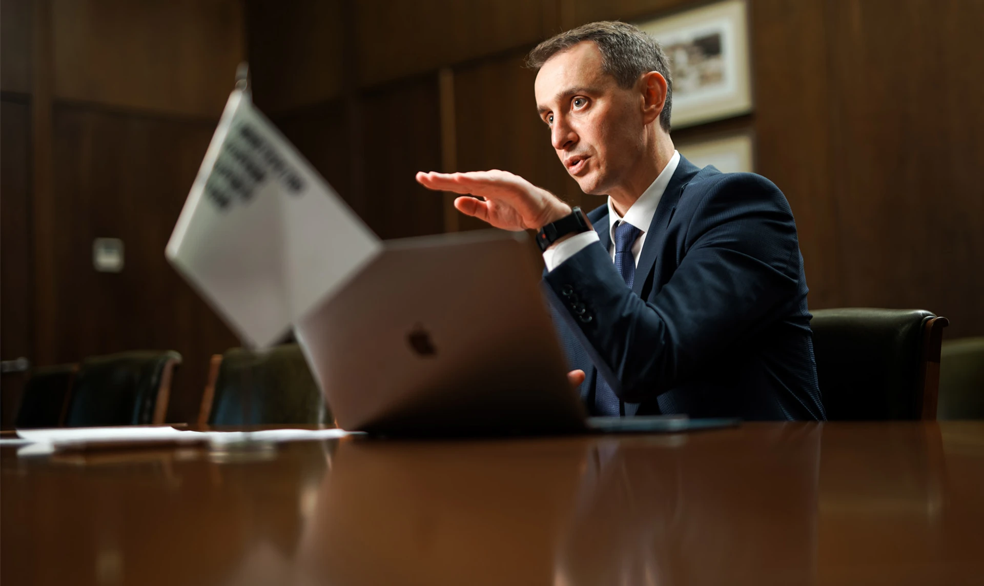 Почему медиков не обязали прививаться и кто получит бустерную дозу. Объясняет Виктор Ляшко