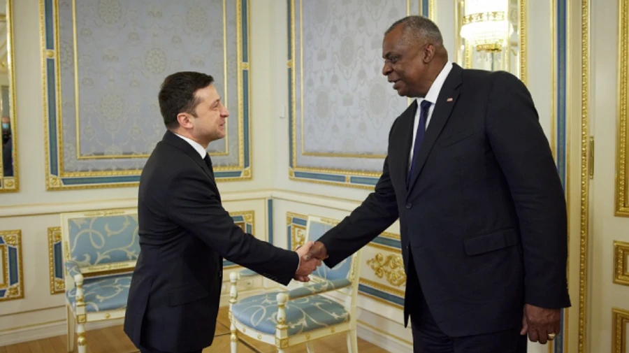 Зеленский обсудил с главой Пентагона ситуацию в Крыму и на Донбассе