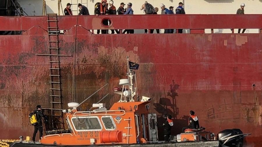 У берегов Южной Кореи горело российское судно