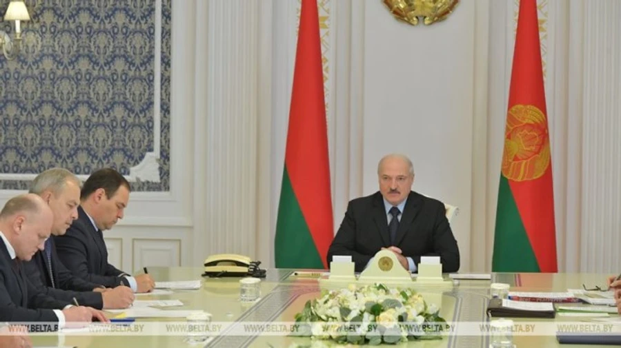 Протести в Білорусі: Лукашенко зібрав нараду і позначив головні завдання