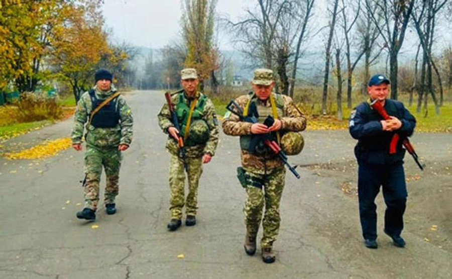 У Золоте до ветеранів приїхала поліція