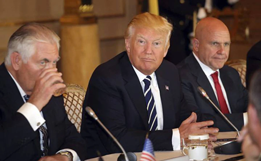 СМИ сообщили о решении Трампа уволить Макмастера, Белый дом отрицает