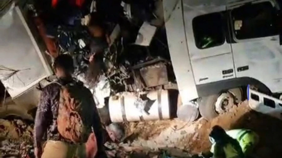 Щонайменше 11 людей загинули внаслідок зіткнення автобуса та вантажівки в Бразилії