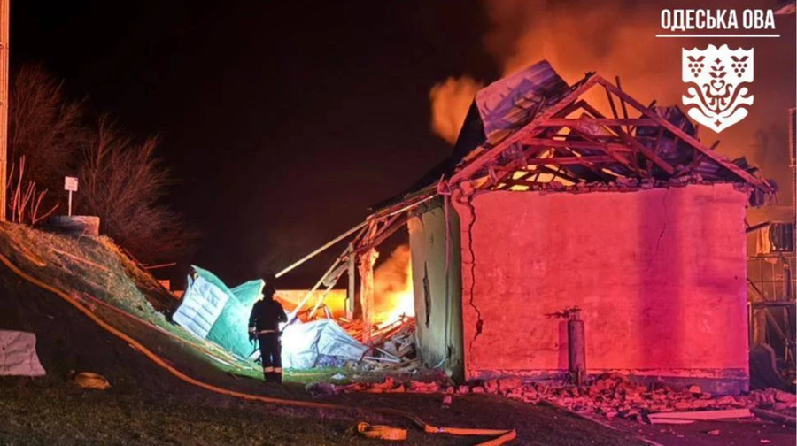 The Russians attacked the energy infrastructure of Odesa: a fire raged