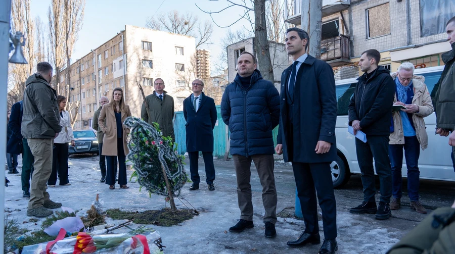 Nederlandse premier arriveert voor eerste bezoek in Kiev