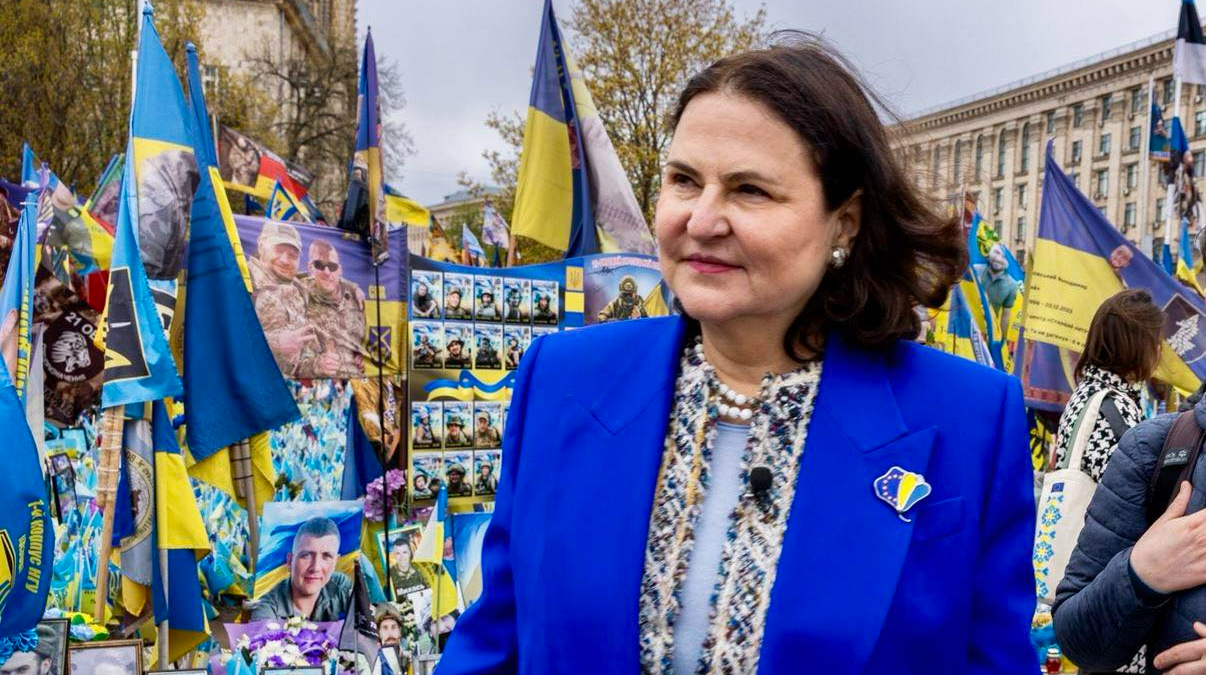 Посол ЄС назвала "ознаками відчаю" нові погрози РФ ударити по Києву