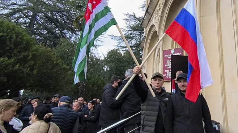Штурм парламента и отставка президента: что стоит за протестами в оккупированной Абхазии