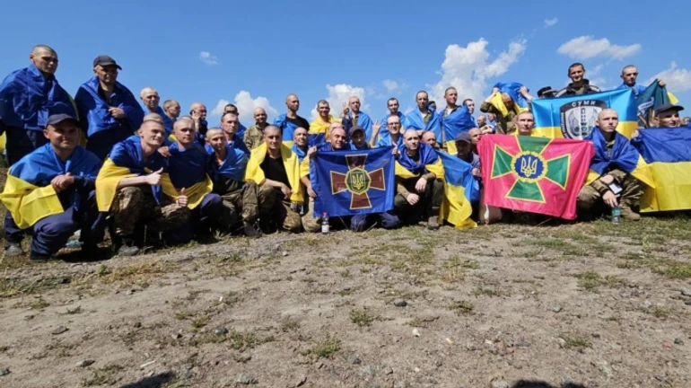 95 Ukrainian soldiers brought back from Russian captivity, 13 of them are defenders of Azovstal steel plant – photos
