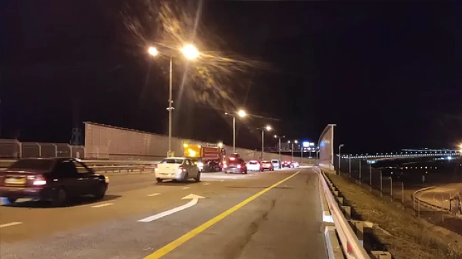 Russians claim to launch reverse traffic on Crimean Bridge
